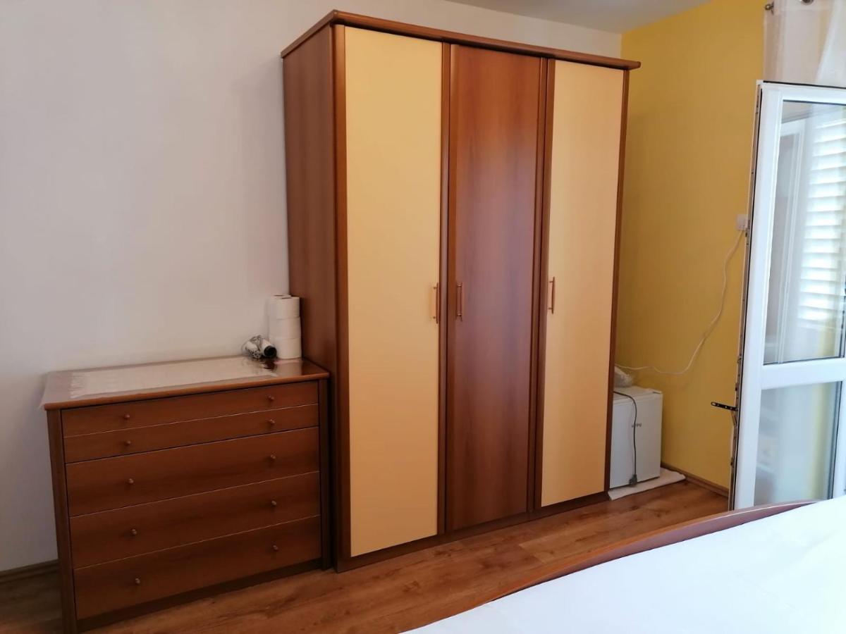 Guest House Lucija Makarska Exterior foto